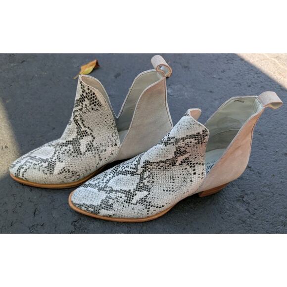 Vintage Foundry Co Women's Kara Faux Snakeskin Leather Ankle Boots Booties Sz 9 - Picture 1 of 10